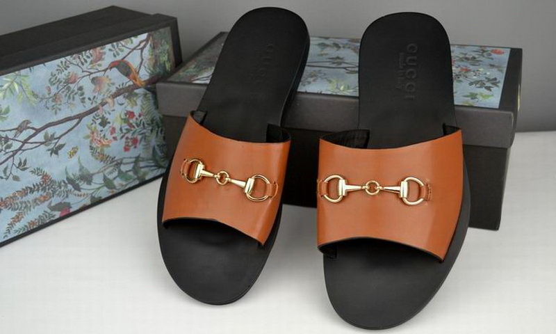 Gucci Slippers Woman--227